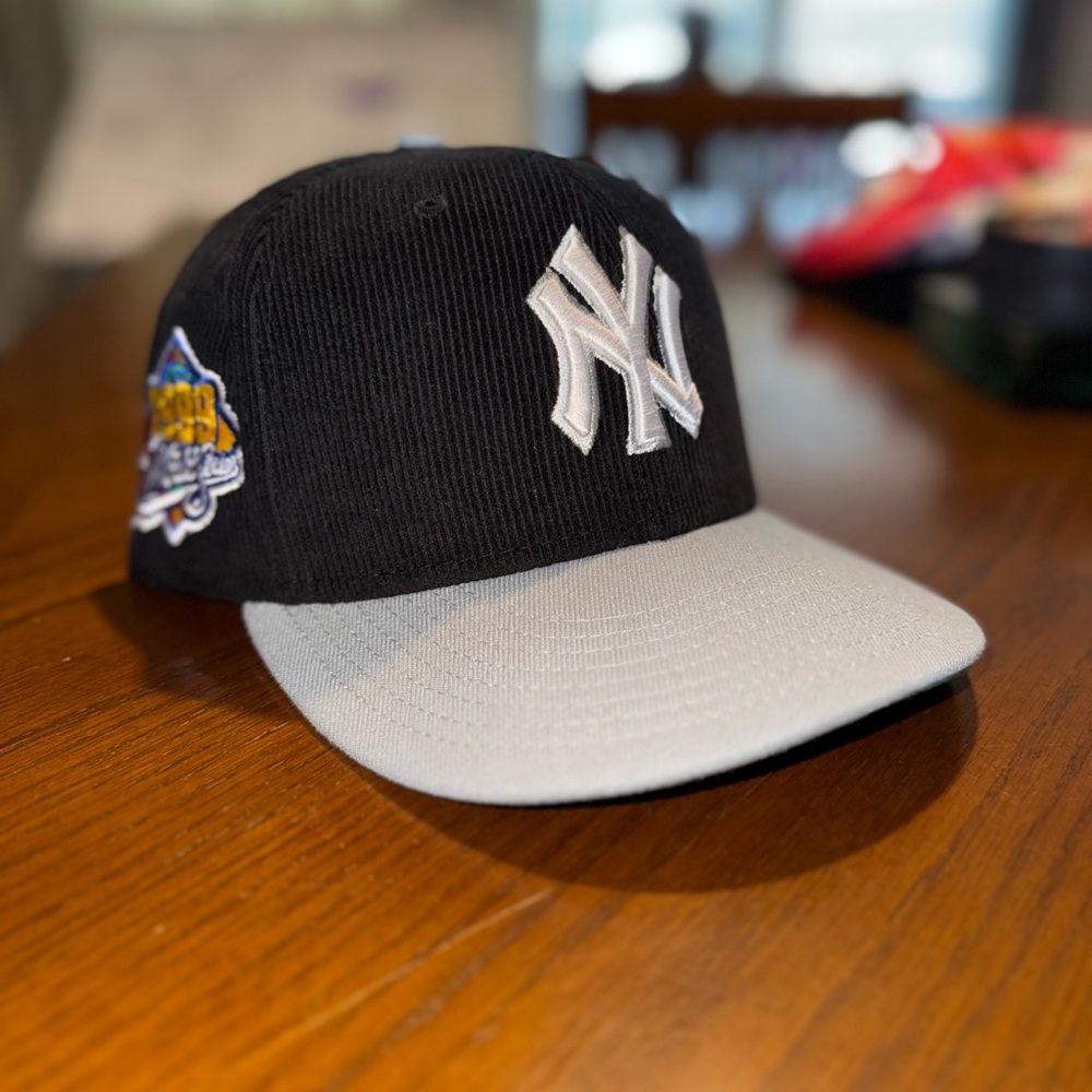 ❗️SOLD❗️New Era NY Yankees Corduroy Fitted Hat